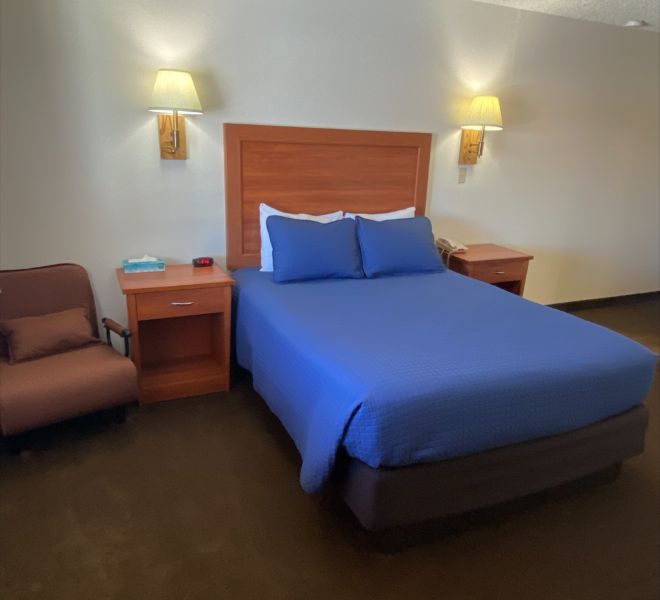 Queen AC ADA Rooms3